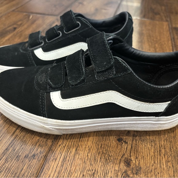 Women’s 6 Vans sneakers - Picture 1 of 8